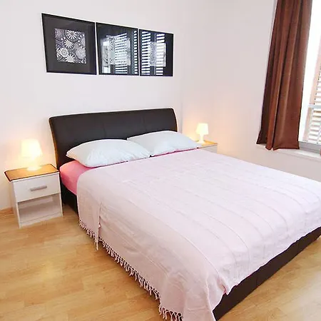 Hotel Downtown 3*