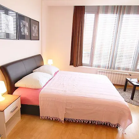 Hotel Downtown 3*
